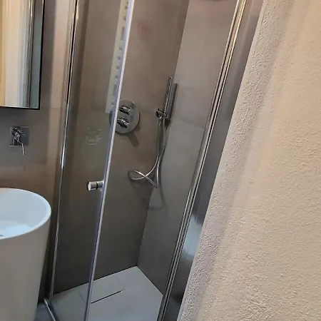 بيت للعطل In Near Lifts & Centre 2br 2ba
