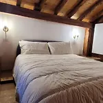 בית נופש In Near Lifts & Centre 2br 2ba *